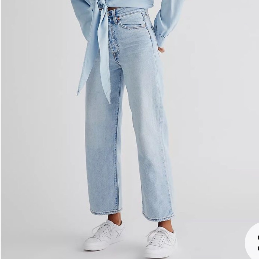 Levi’s Ribcage Straight Ankle Jeans